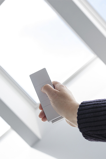 Skylight blinds installation 6
